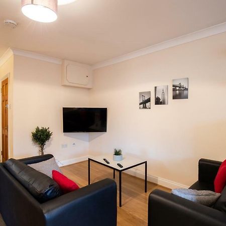 Spacious 2Br Flat In Stansted Daire Stansted Mountfitchet Dış mekan fotoğraf